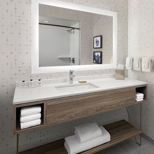 Bathroom Vanities with Quartz top for Crowne Plaza Hotel