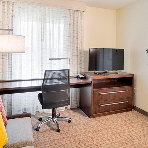 working station furniture in hotel guestroom