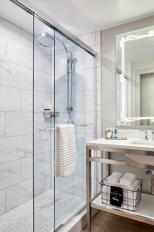 Bathroom Vanity Furniture and Fixture for Hotel