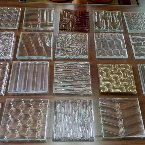 Decorative pattern glass package