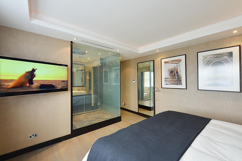 bathroom glass partition