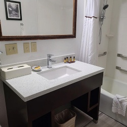 Bathroom vanities with quartz top