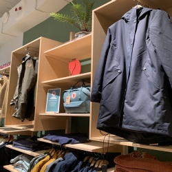 Clothing Shopfitting Display Furniture with Sustainable Material