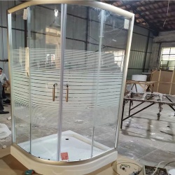 Curved Glass Shower Door and Acrylic Base