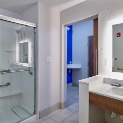 Hotel Holiday Inn Express Bathroom Renovation